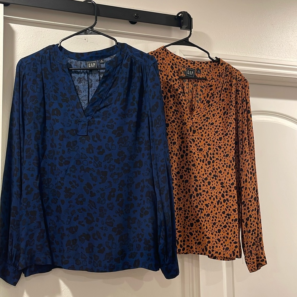 Gap cheetah print long sleeve blouses